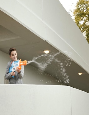 Lanzador de agua Nerf Super soaker twister