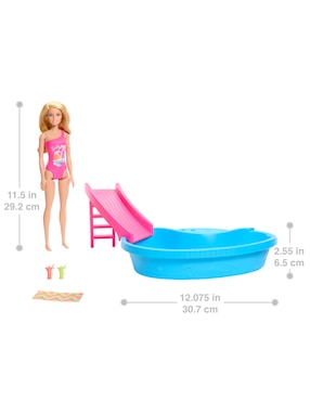 Muñeca fashion Barbie Piscina y tobogán