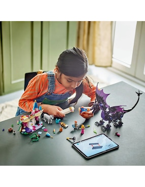 Lego Disney Animation Maleficent's Dragon Form and Aurora's Castle 43240