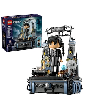 Lego Wednesday Merlina Addams 76780