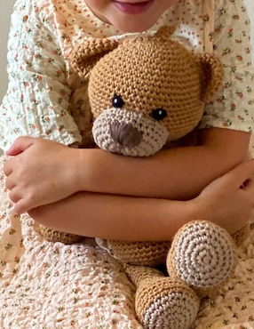 Peluche de oso Zana hecho a mano de 30 cm