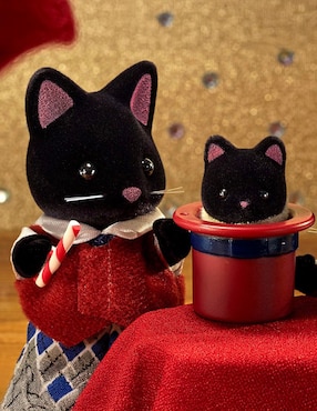 Media noche con la familia gato
Sylvanian Families
