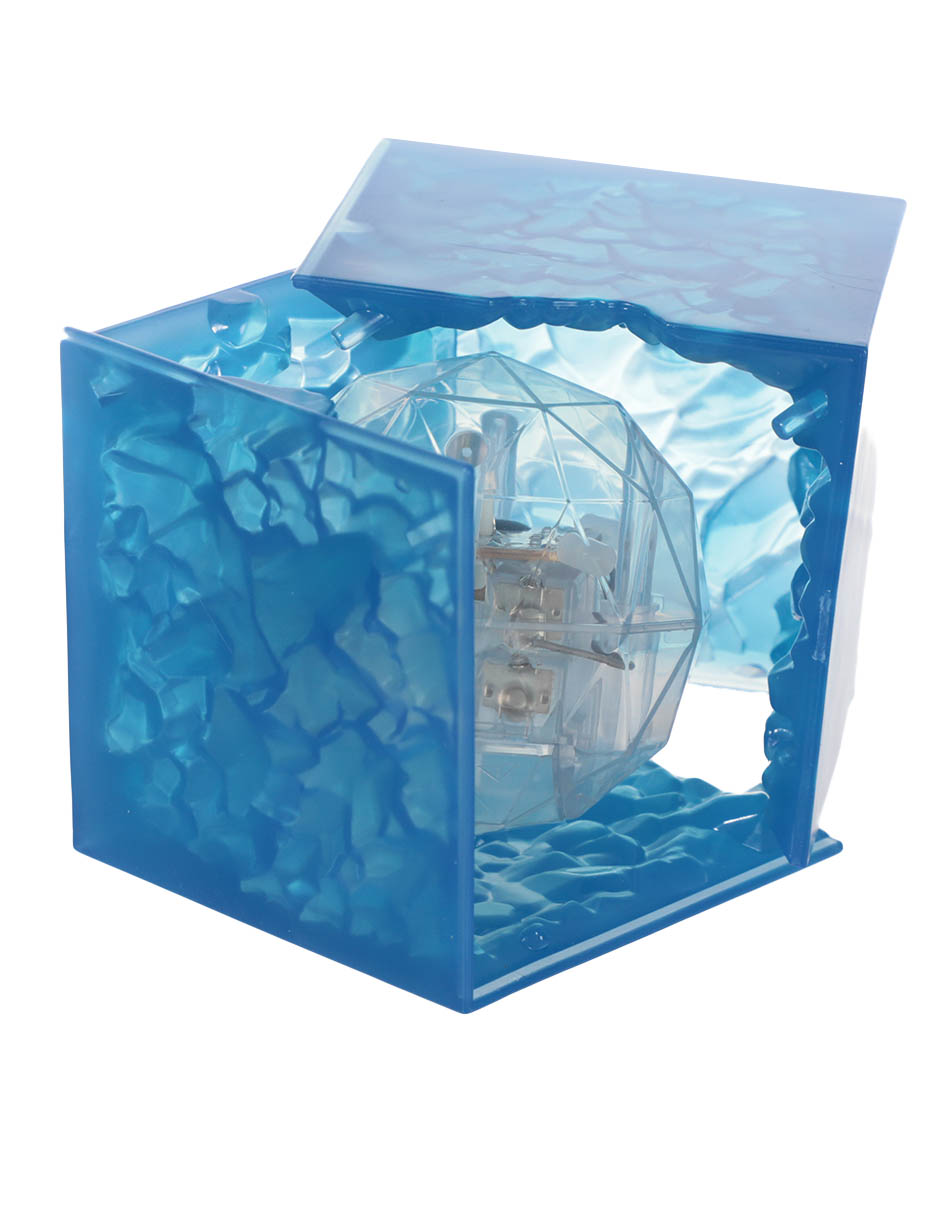 Figura de acción Marvel Legends Series Tesseract Marvel con luz 7