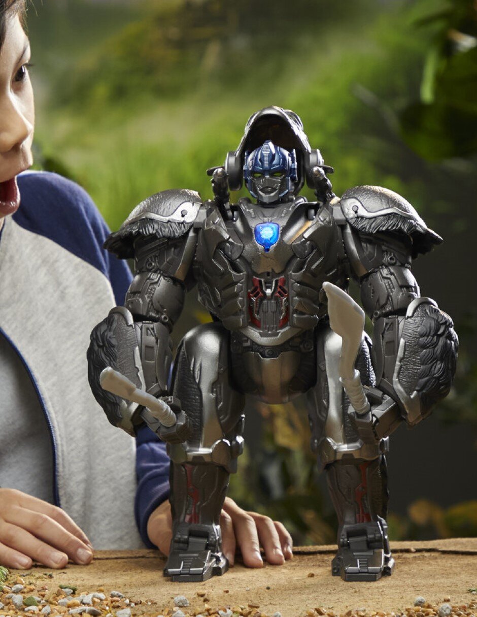 Figura de acción Transformers Rise Of The Beasts con movimiento y sonido articulada 14