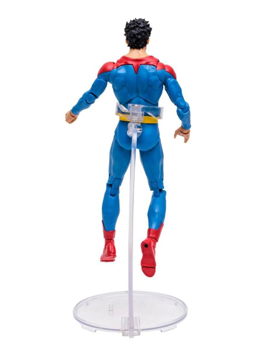 Figuara de acción DC Multiverse Superman articulada 3