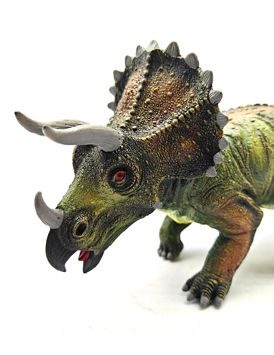 Figura de triceratops 2