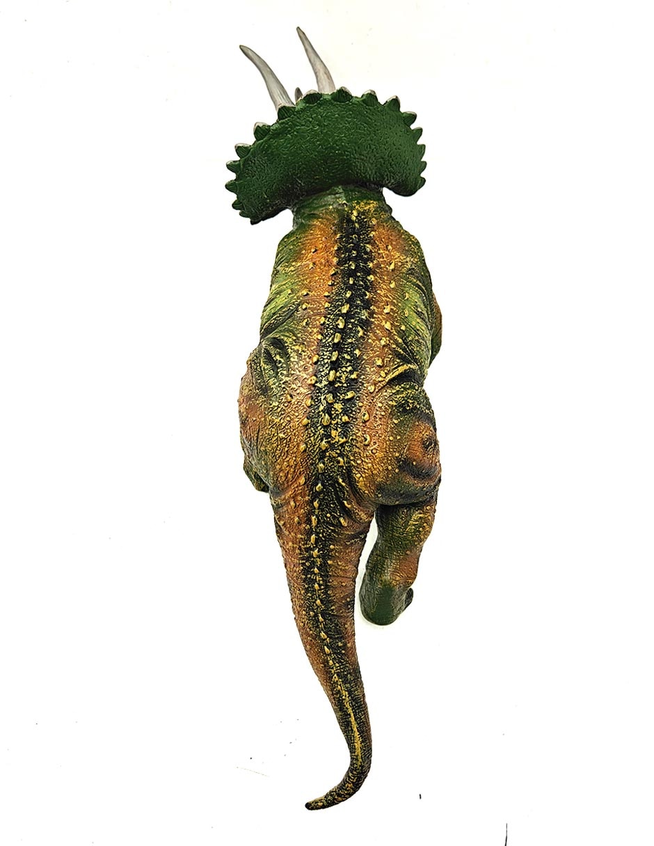 Figura de triceratops 5