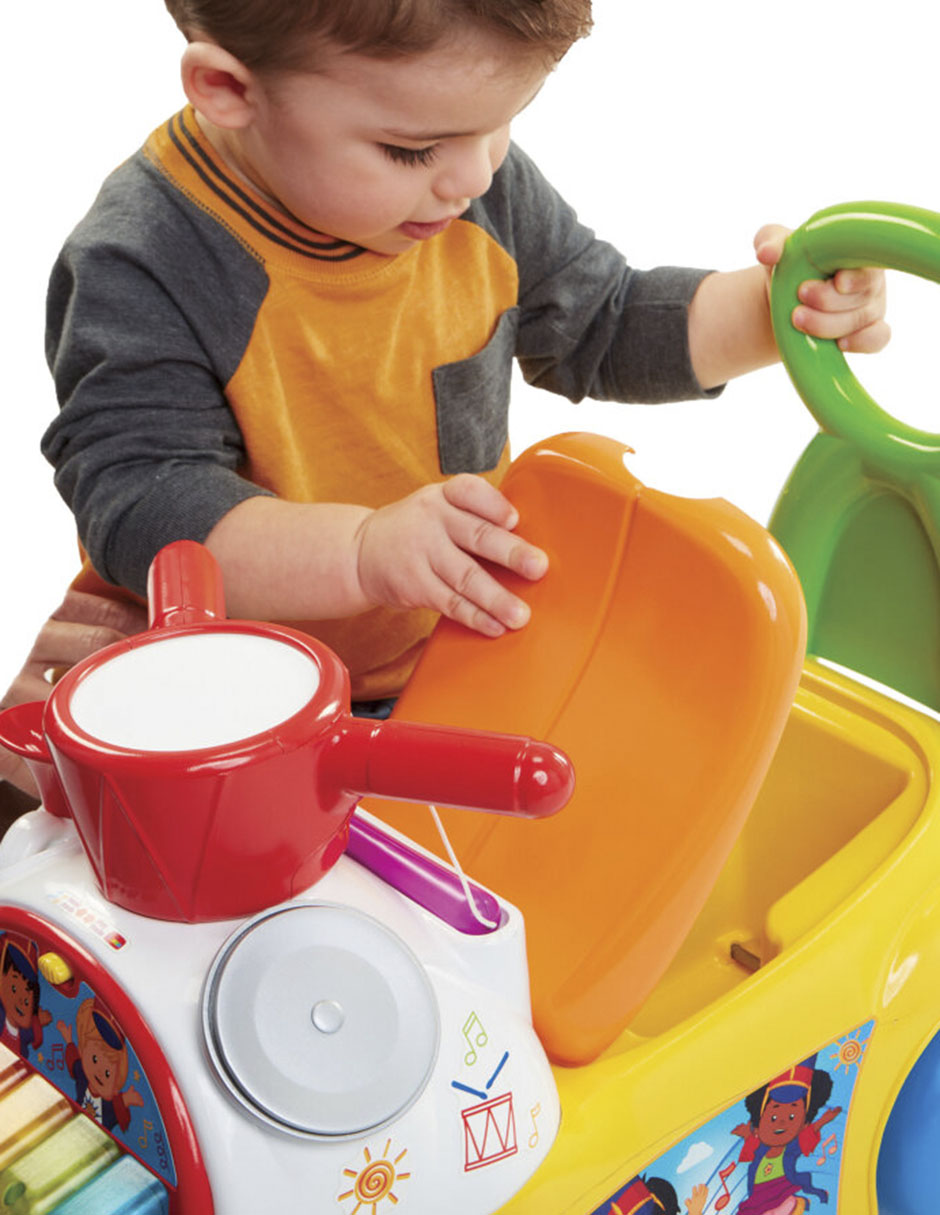 Automóvil montable Fisher-Price de batería 2