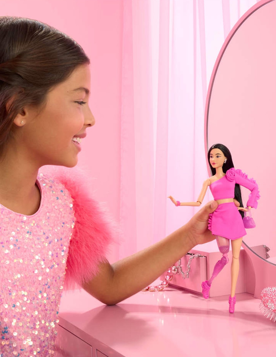 Muñeca Fashionista Barbie Deluxe 3