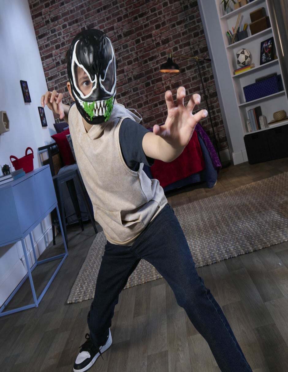 Máscara venom con sonido 10