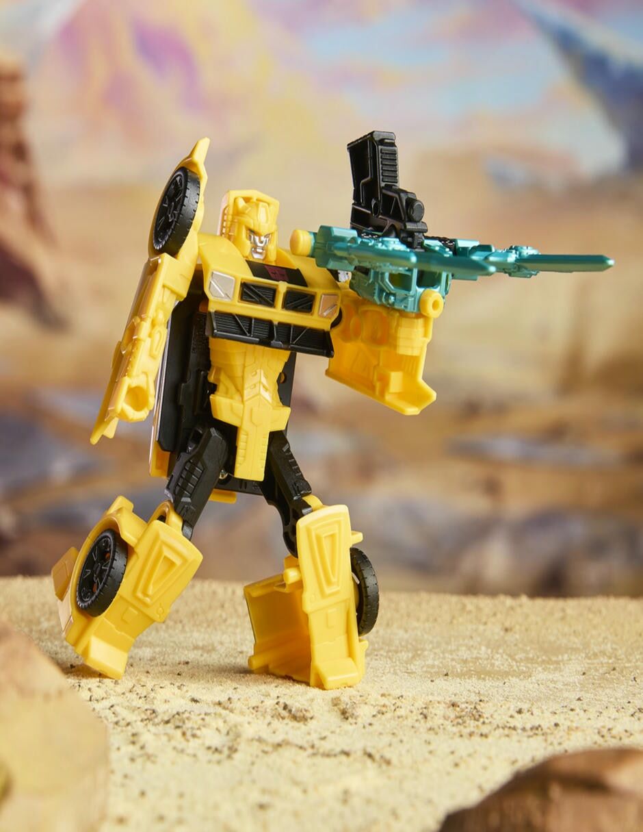 Figura de acción articulada Transfomers Cyberworld Bumblebee 2 en 1 7